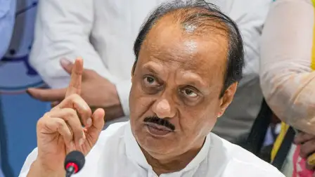 “..नाहीतर खुर्ची मोकळी करावी लागेल”, अजित पवारांचा पदाधिकाऱ्यासह मंत्र्याना इशारा