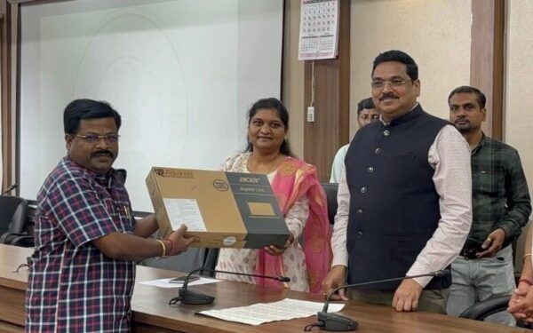 सांगलीत २० आधार केंद्रांना मिळाले ‘अद्ययावत आधार किट’, आधार सेवा जलद