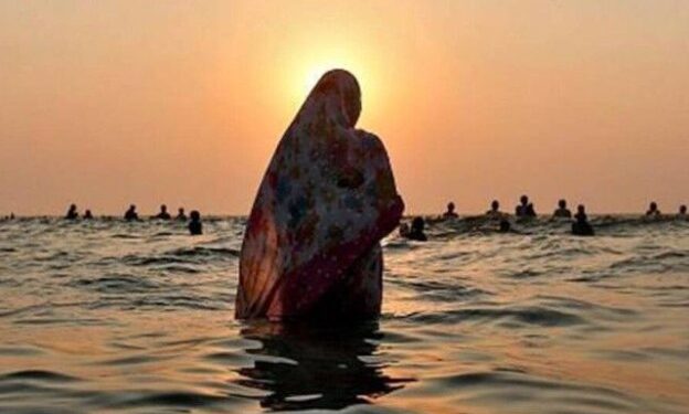 छठपूजेच्या उत्सवावर दु:खाचा डोंगर; ४८ तासात ८३ जणांचा मृत्यू!