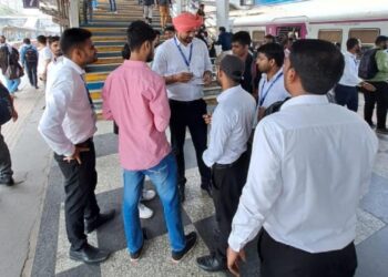विनातिकीट प्रवास करणाऱ्या १५ हजारांहून अधिक फुकट्या प्रवाशांवर कारवाई