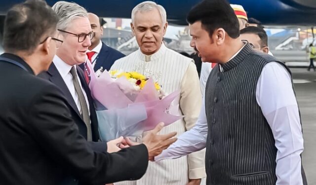 ब्रिटनचे प्रधानमंत्री सर किर स्टार्मर यांचे मुंबईत आगमन