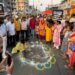 खड्ड्यांची दिवाळी: नालासोपाऱ्यात पहिल्याच दिवशी दिवे लावून आंदोलन
