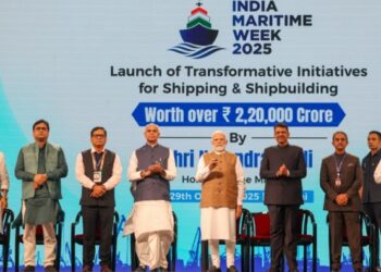 जगासाठी सागरी उद्योग आणि व्यापार क्षेत्रातील दीपस्तंभाची भूमिका निभावण्यासाठी भारत सज्ज – प्रधानमंत्री नरेंद्र मोदी