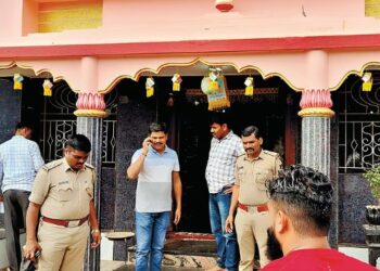 खानापूरातील लक्ष्मी मंदिरात चार लाखांची चोरी