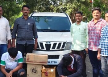 अवैधरीत्या दारूची वाहतूक करणाऱ्यांचा पर्दाफाश, ५ लाखांचा मुद्देमाल जप्त