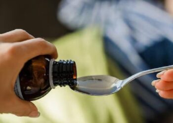 आता डॉक्टरांच्या प्रिस्क्रिप्शनशिवाय COUGH SYRUP मिळणार नाही! – केंद्र सरकारचा महत्त्वाचा निर्णय