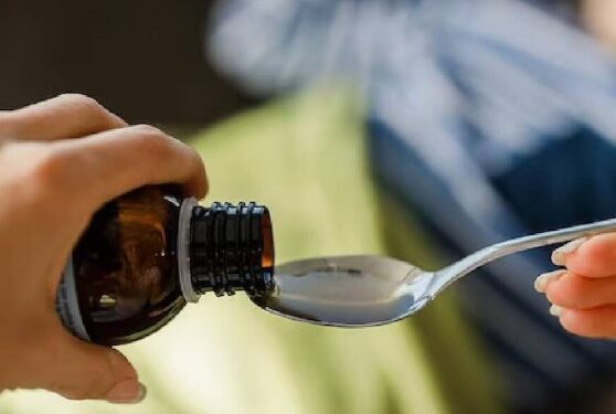आता डॉक्टरांच्या प्रिस्क्रिप्शनशिवाय COUGH SYRUP मिळणार नाही! – केंद्र सरकारचा महत्त्वाचा निर्णय