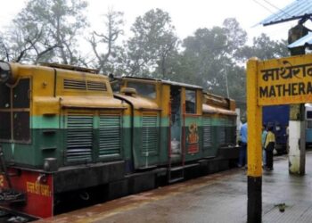 शिट्टीचा आवाज घुमणार: तब्बल ७ महिन्यांनंतर नेरळ–माथेरान मिनी ट्रेन धावणार पर्यटकांच्या सेवेत!