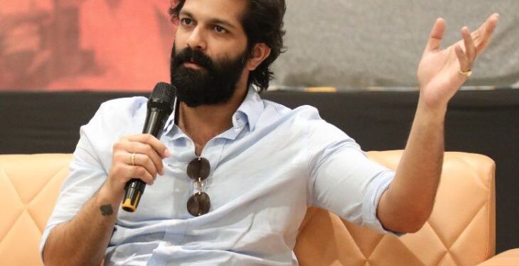 कबुतरांपेक्षा महाराजांसाठी गुन्हा दाखल झाला तर चांगलंच : अमित ठाकरे