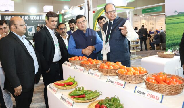 बदलत्या वातावरणाच्या पार्श्वभूमीवर संशोधित बियाण्यांचा वापर आवश्यक – पणन मंत्री जयकुमार रावल