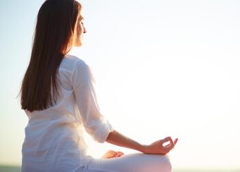 ध्यानातून व्यक्ती आणि समाजात जागतिक शांततेचा प्रवास