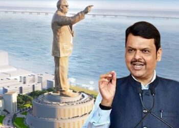 पुढच्या महापरिनिर्वाण दिनापूर्वी इंदू मिल स्मारक बांधणार, मुख्यमंत्री फडणवीसांची ग्वाही
