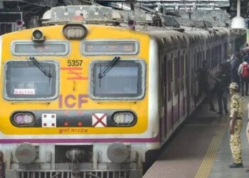 मुंबईत लवकरच धावणार स्वयंचलित दरवाजे असलेल्या NON AC लोकल – केंद्र सरकारचा निर्णय