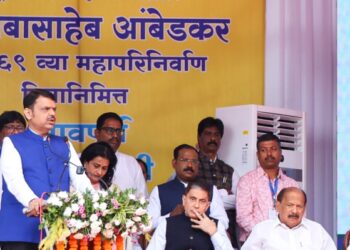 समाजाला समानतेकडे नेणारा संविधानाचा प्रकाशपथ! – मुख्यमंत्री देवेंद्र फडणवीस