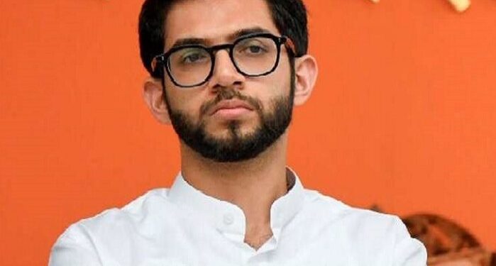 “आईच्या नावाने वृक्ष लावणारेच महाराष्ट्रात जंगलं नष्ट करत आहेत..” – आदित्य ठाकरे