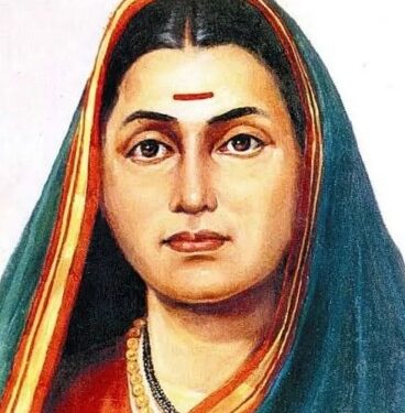 क्रांतीज्योती सावित्रीबाई फुले : मानवतेची तेजस्वी मशाल