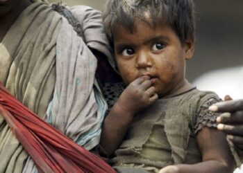 गरिबीविरुद्ध लढा : मानवी वेदनांपासून सामाजिक न्यायापर्यंतचा संघर्ष