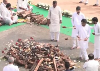 महाराष्ट्राच्या राजकारणातील विकासाचा आधारस्तंभ काळाच्या पडद्याआड! उपमुख्यमंत्री अजित पवार अनंतात विलीन