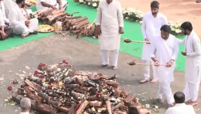 महाराष्ट्राच्या राजकारणातील विकासाचा आधारस्तंभ काळाच्या पडद्याआड! उपमुख्यमंत्री अजित पवार अनंतात विलीन