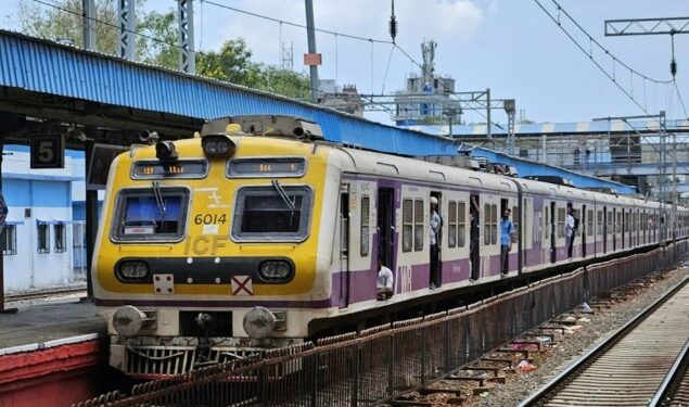 मध्य रेल्वे मार्गावर विद्याविहार, कांजूरमार्ग, नाहूर रेल्वे स्थानकाचा थांबा रद्द