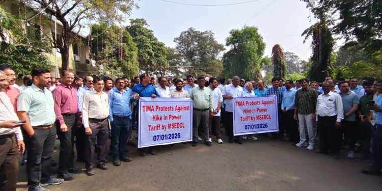 वीज दरवाढीने कारखाने बंद व स्थलांतराच्या उंबरठ्यावर! महावितरणविरोधात उद्योजकांचा ‘हाय व्होल्ट मोर्चा’