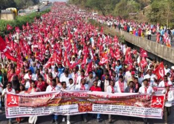 पालघरमध्ये घोंघावतय कष्टकऱ्यांचे ‘लाल वादळ’!