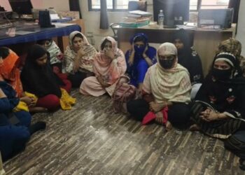 बुधवार पेठ हादरली! पुणे पोलिसांची मध्यरात्री धाड, ११ बांगलादेशी महिला अटकेत