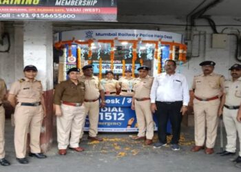 प्रवाशांच्या सुरक्षिततेसाठी वसई रेल्वे स्थानकात प्रवाशांच्या सोयीसाठी रेल्वे पोलिसांचे मदत कक्ष सुरू