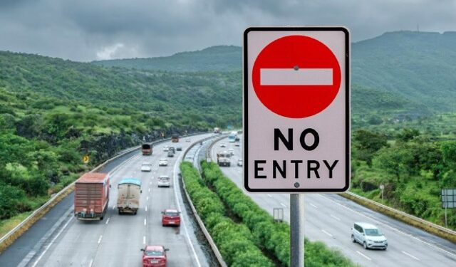 आता मुंबई-पुणे द्रुतगती महामार्गावर स्फोटके, ज्वलनशील पदार्थ वाहून नेणाऱ्या वाहनांना NO ENTRY!