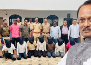 अजित पवारांच्या अंत्यसंस्कारावेळी अथांग जनसागराचा फायदा घेत चोरट्यांची २० लाखांची हात सफाई!