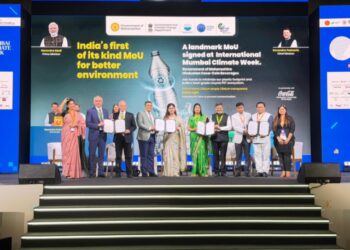 पर्यावरण मंत्री पंकजा मुंडे यांच्या उपस्थितीत मुंबई क्लायमेट वीकमध्ये पर्यावरण विभागाचे दोन महत्त्वाचे सामंजस्य करार