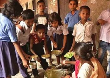 युद्धस्थिती असली तरी विद्यार्थ्यांसाठी ‘खिचडी’ शिजणारच! ३० एप्रिलपर्यंत गॅस पुरवठा सुरळीत ठेवण्याचे प्रशासनाचे आदेश