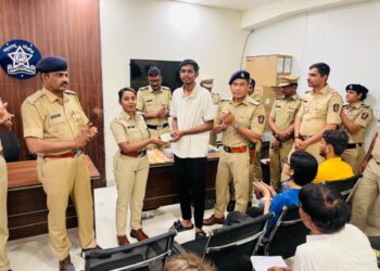 नागपूरकरांची होळी गोड! होळीच्या मुहूर्तावर हरवलेले ८२ मोबाईल मूळ मालकांच्या हाती