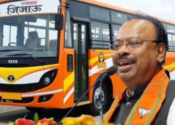 नागपूर एसटी ताफ्यात २४ नव्या ‘राजमाता जिजाऊ’ बसेस दाखल; प्रवाशांशी भावनिक नाते जपण्याचे चंद्रशेखर बावनकुळे यांचे कर्मचाऱ्यांना आवाहन