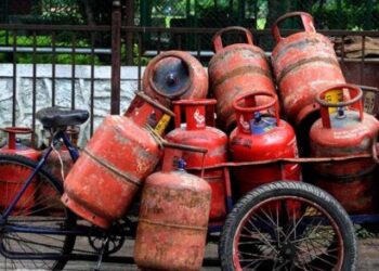 गॅस सिलिंडरची डिलिव्हरी आता ‘DAC’ शिवाय नाही! गॅसची काळाबाजारी रोखण्यासाठी कंपन्यांचे पाऊल