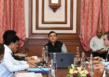 उद्योगांना गॅसचा तुटवडा भासणार नाही; एलपीजी पुरवठा सुरळीत करण्याचा शब्द! – राजशिष्टाचार मंत्री जयकुमार रावल यांचा पुढाकार