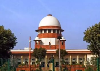 “नो-पार्किंग! ६० दिवसांत महामार्गावरील अवैध ढाबे आणि हॉटेल हटवा” – सुप्रीम कोर्टाचा दणका