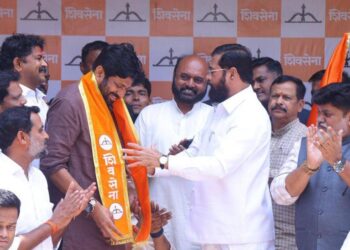 बच्चू कडूंचा शिंदे गटात प्रवेश; विधान परिषदेसाठी उमेदवारी!
