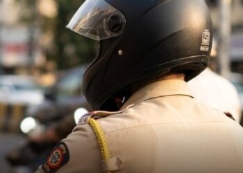 ठाणे पोलिसांचा ‘खाकी’ला शिस्तीचा डोस; विनाहेल्मेट दुचाकी चालवणे पोलिसांना पडणार महागात