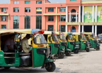 दिल्ली-NCR मध्ये उद्यापासून ३ दिवस रिक्षा, टॅक्सीचा संप!