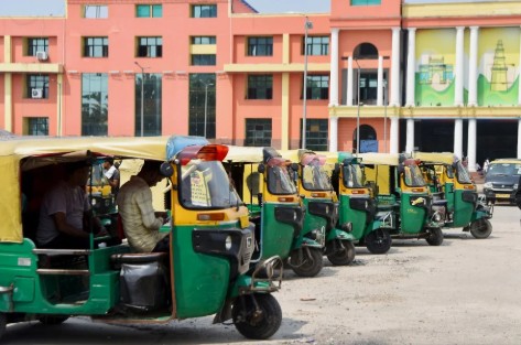 दिल्ली-NCR मध्ये उद्यापासून ३ दिवस रिक्षा, टॅक्सीचा संप!