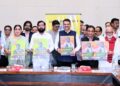‘माझं गाव, आरोग्यसंपन्न गाव’ अभियानासाठी मुख्यमंत्री देवेंद्र फडणवीस यांच्या हस्ते विशेष गाणे आणि पोस्टर्सचे प्रकाशन