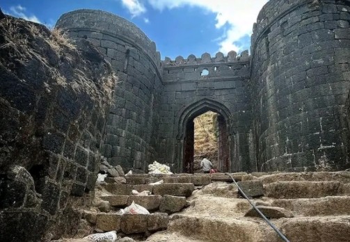 शिवराज्याभिषेक सोहळ्याच्या पार्श्वभूमीवर रायगडाचा पायी मार्ग दोन दिवस बंद!