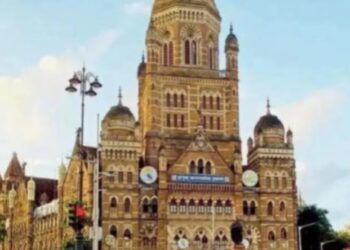 मुंबईत ‘मराठी पाटी’ सक्तीचा शेवटचा इशारा! महिनाभरात अंमलबजावणी न केल्यास BMC करणार मोठी कारवाई