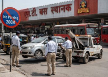 एसटी स्थानकांभोवती २०० मीटर ‘नो पार्किंग झोन’; अवैध वाहतुकीवर कारवाई सुरू