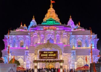 दगडूशेठ गणपतीसमोर यंदा साकारणार वृंदावनच्या प्रेम मंदिराची भव्य प्रतिकृती!