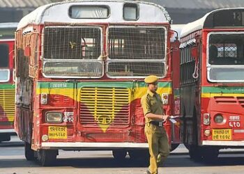 बेस्ट कर्मचाऱ्यांचा बेमुदत संप; मुंबईची बस आणि वीज सेवा विस्कळीत होण्याची शक्यता!