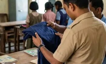 गणवेशाच्या गुणवत्तेसाठी शिक्षण विभागाची ‘त्रिस्तरीय’ मोहीम; निकृष्ट कापड पुरवणाऱ्यांवर होणार थेट गुन्हे दाखल!