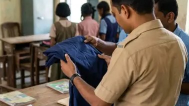 गणवेशाच्या गुणवत्तेसाठी शिक्षण विभागाची ‘त्रिस्तरीय’ मोहीम; निकृष्ट कापड पुरवणाऱ्यांवर होणार थेट गुन्हे दाखल!