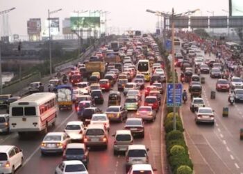 बीकेसीत ‘सार्वजनिक वाहतूक दिन’ ठरला फ्लॉप; कर्मचाऱ्यांकडून वैयक्तिक वाहनांनाच पसंती!